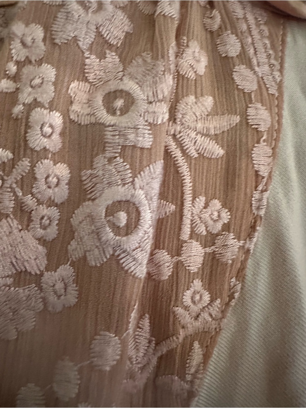 Four blouses - Picture 6 of 12